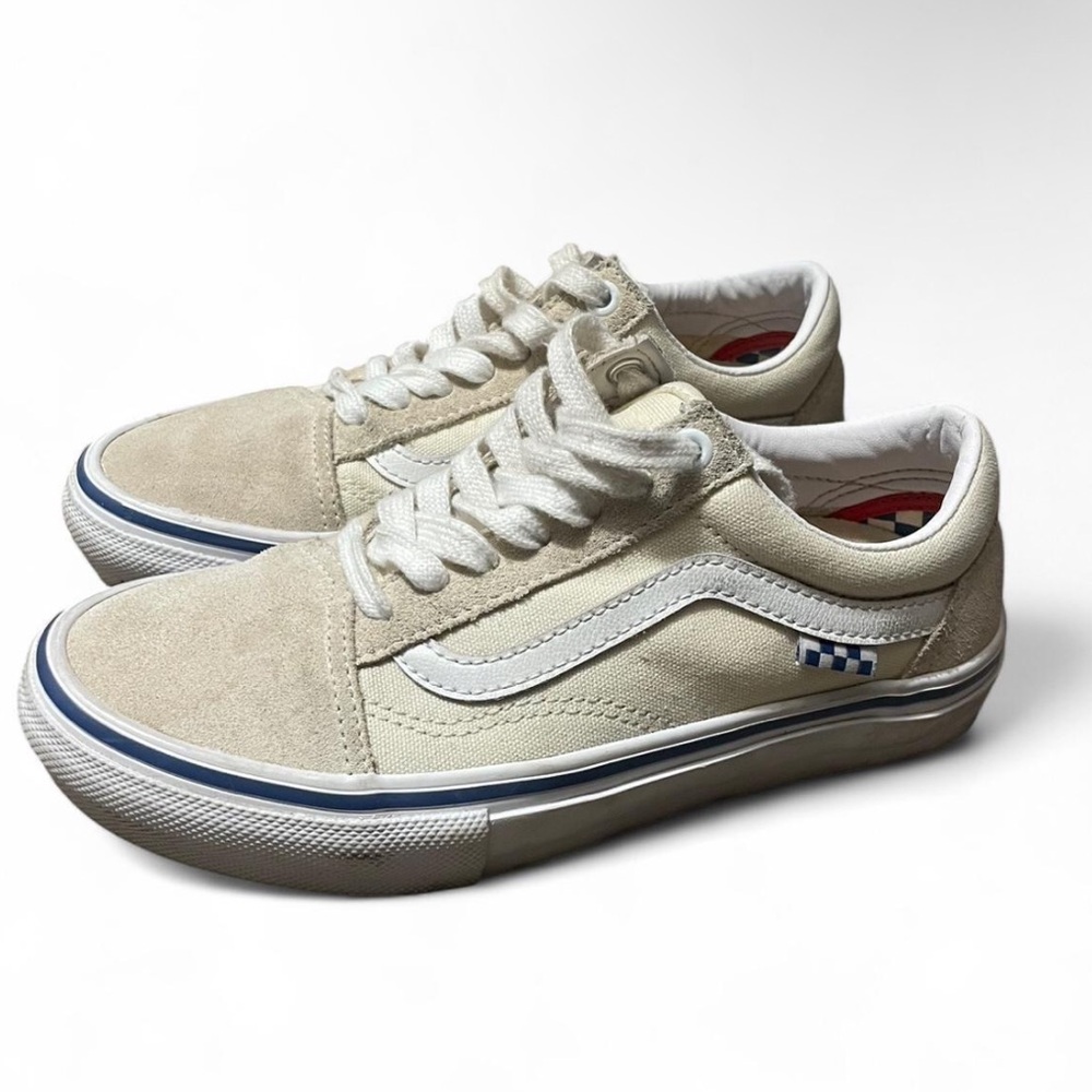 Vans Beige and White Low-Top Sneakers with Blue Accent Men’s 4.5 Women’s 6